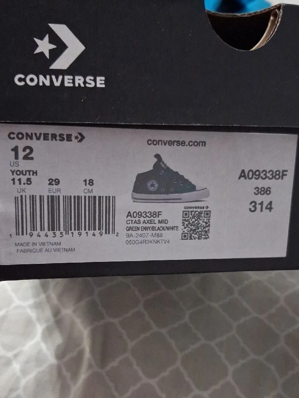 Converse Kids Low-Top Sneakers in Dark Green and Black